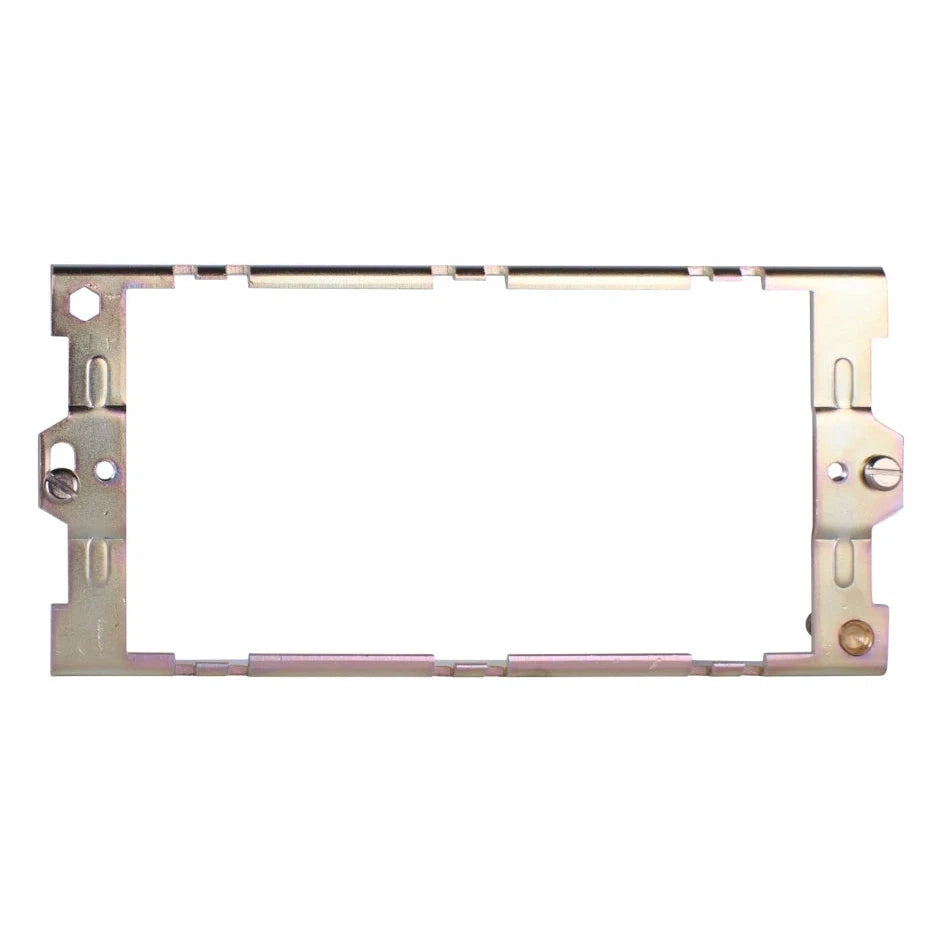 Deta G3403 3 Gang Grid Yoke