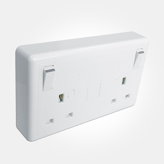 Eterna CONVERT2 Converter Socket 1 to 2 Gang White