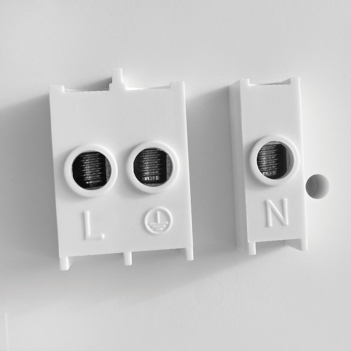 Eterna CONVERT4 Converter Socket 1/2/4 Gang White