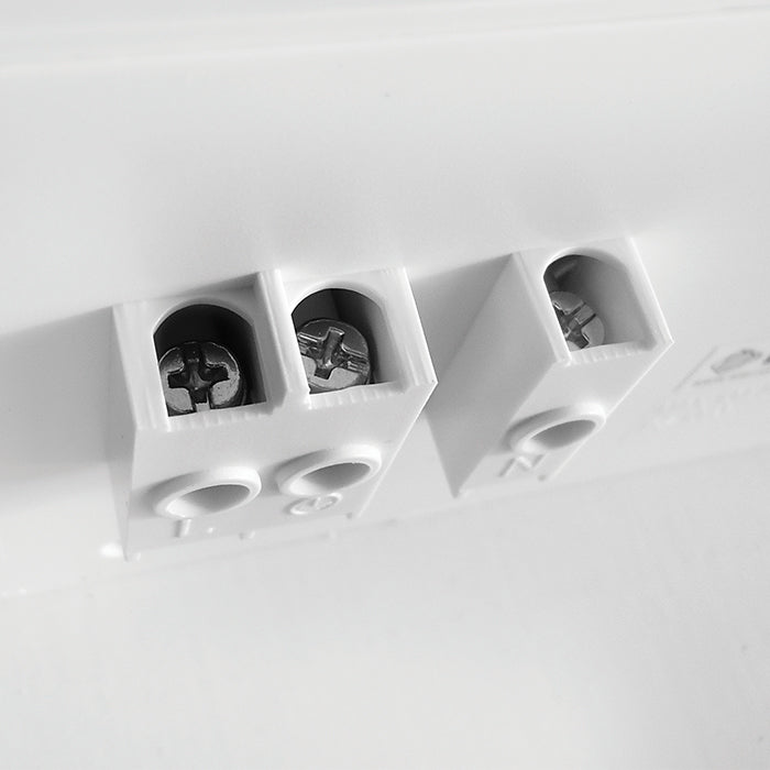 Eterna CONVERT4 Converter Socket 1/2/4 Gang White