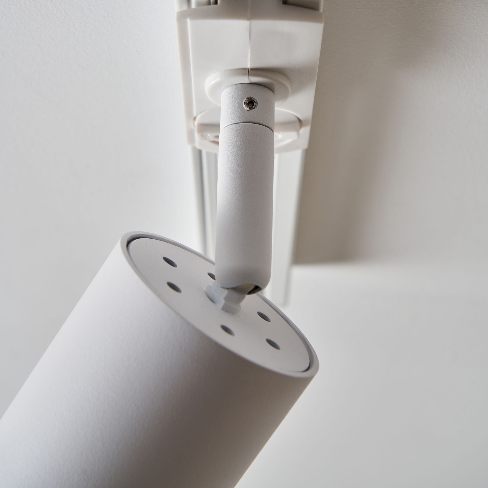 Forum CUL-44403-WHT Cayo Track Spotlight White Low Profile Connection