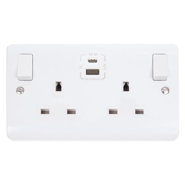 Click CMA786 13A 2 Gang Switched USB Socket