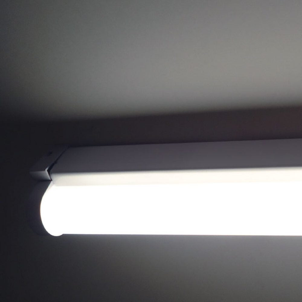 Eterna BATL5HOEM3 5FT LED Batten with EM3 White