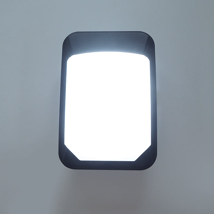 Eterna WPCSBKPC LED Bulkhead IP65 17W with Photocell Black