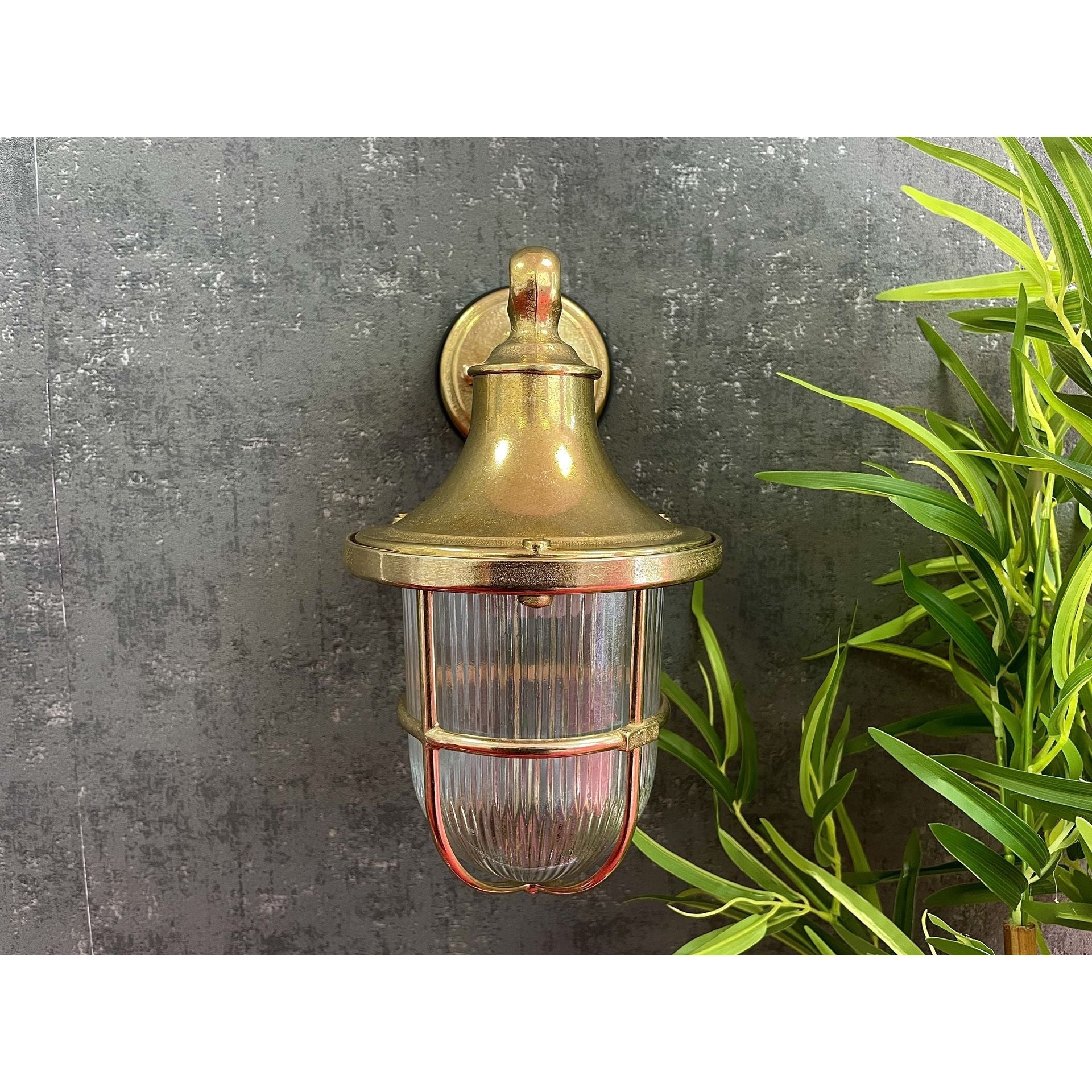 Navigator Tiller Wall Lantern